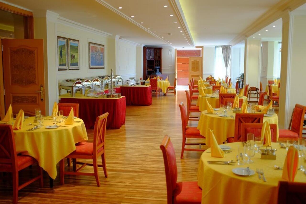 Abyssinia Renaissance Hotel แอดดิสอาบาบา ภายนอก รูปภาพ