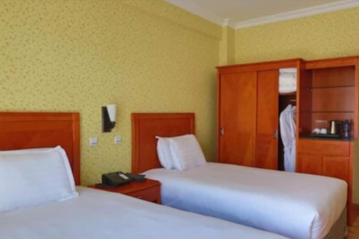 Abyssinia Renaissance Hotel แอดดิสอาบาบา ภายนอก รูปภาพ