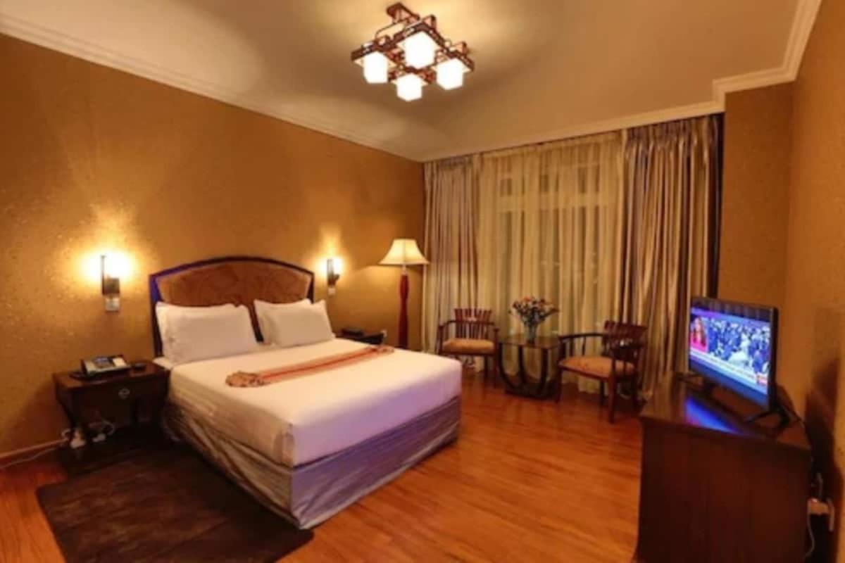 Abyssinia Renaissance Hotel แอดดิสอาบาบา ภายนอก รูปภาพ