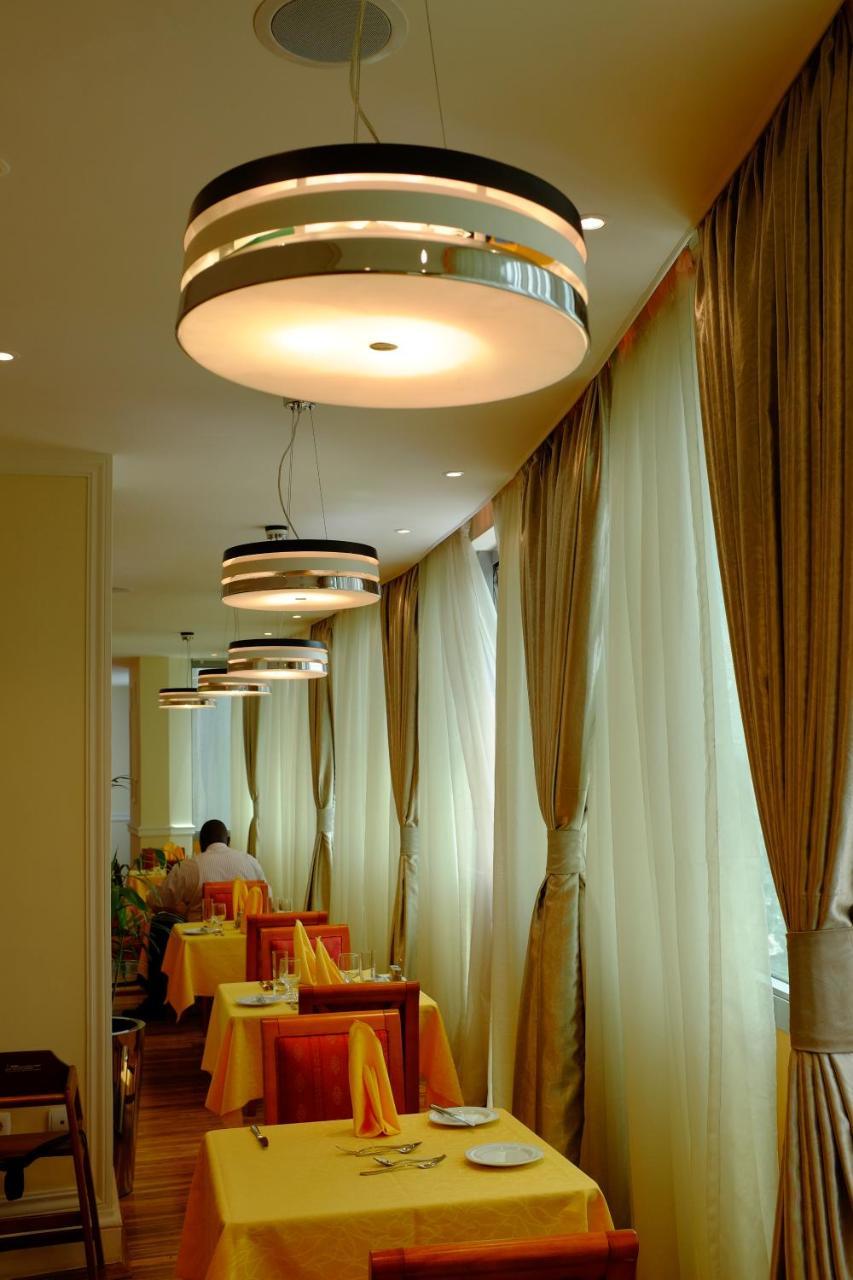 Abyssinia Renaissance Hotel แอดดิสอาบาบา ภายนอก รูปภาพ