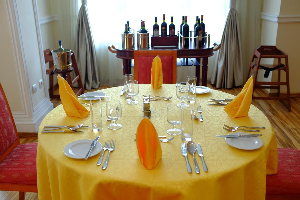 Abyssinia Renaissance Hotel แอดดิสอาบาบา ภายนอก รูปภาพ